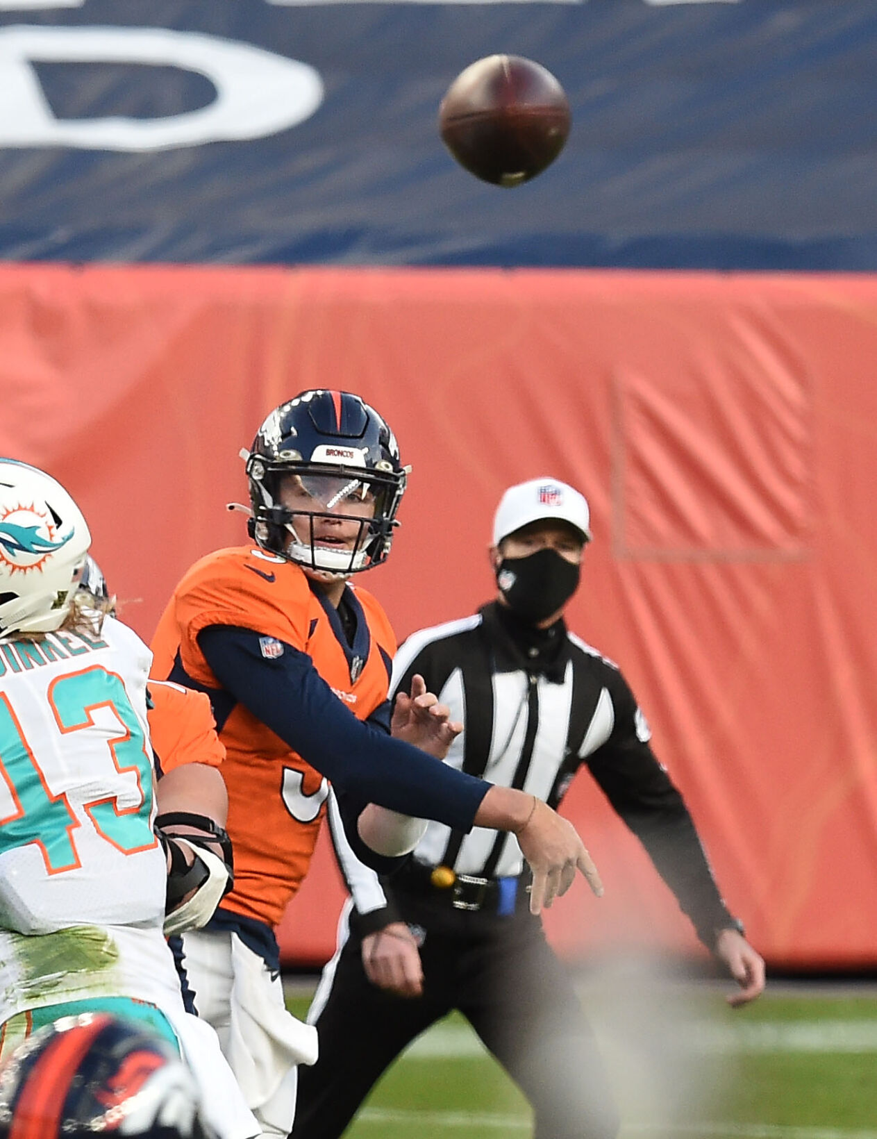 112320-s-broncos 2083.jpg